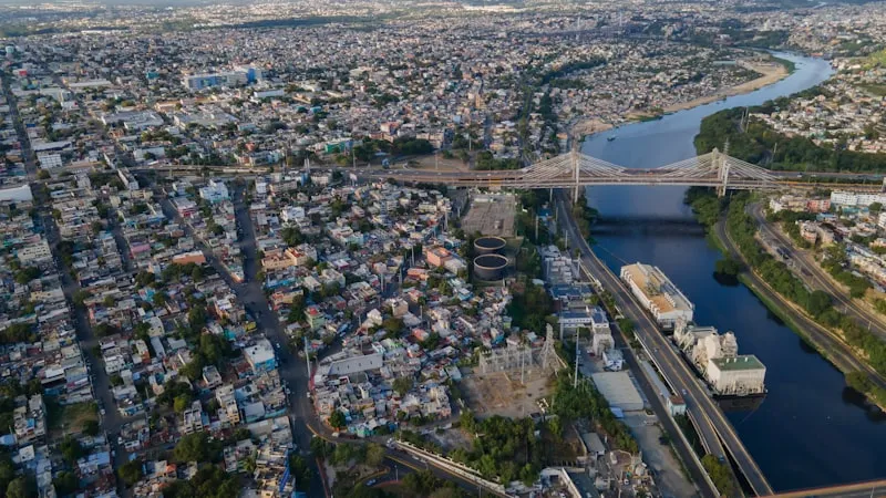 Vista aérea del Puente Bizkaia sobre la ría del Nervión, Patrimonio UNESCO